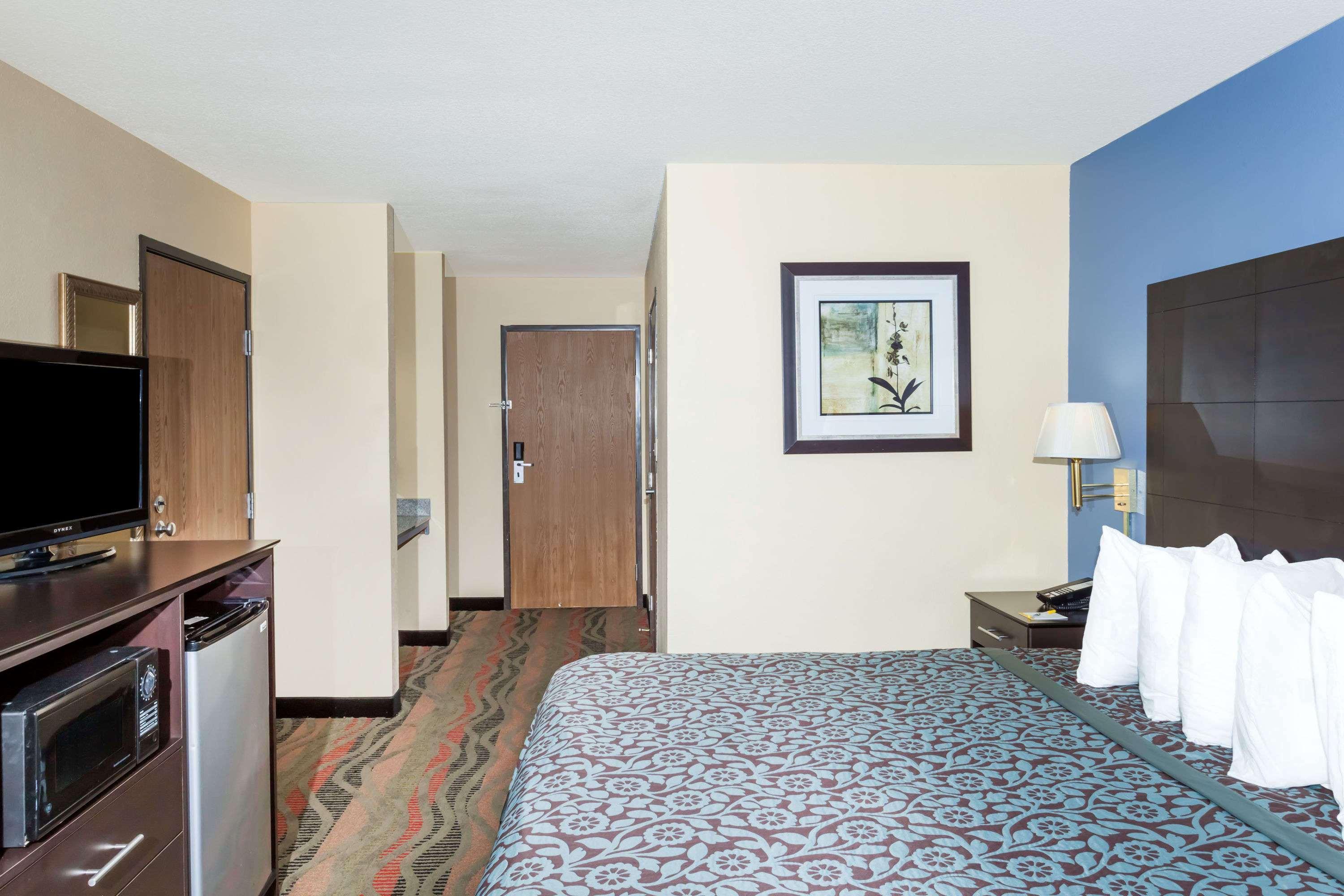 Days Inn By Wyndham Springfield Esterno foto