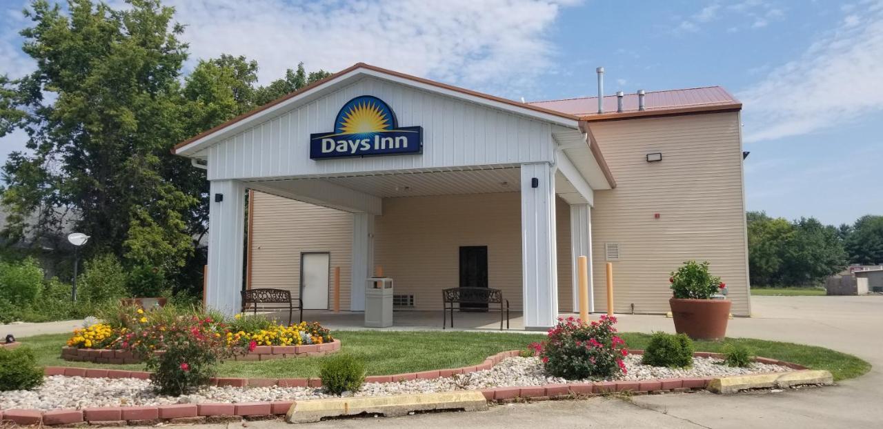 Days Inn By Wyndham Springfield Esterno foto